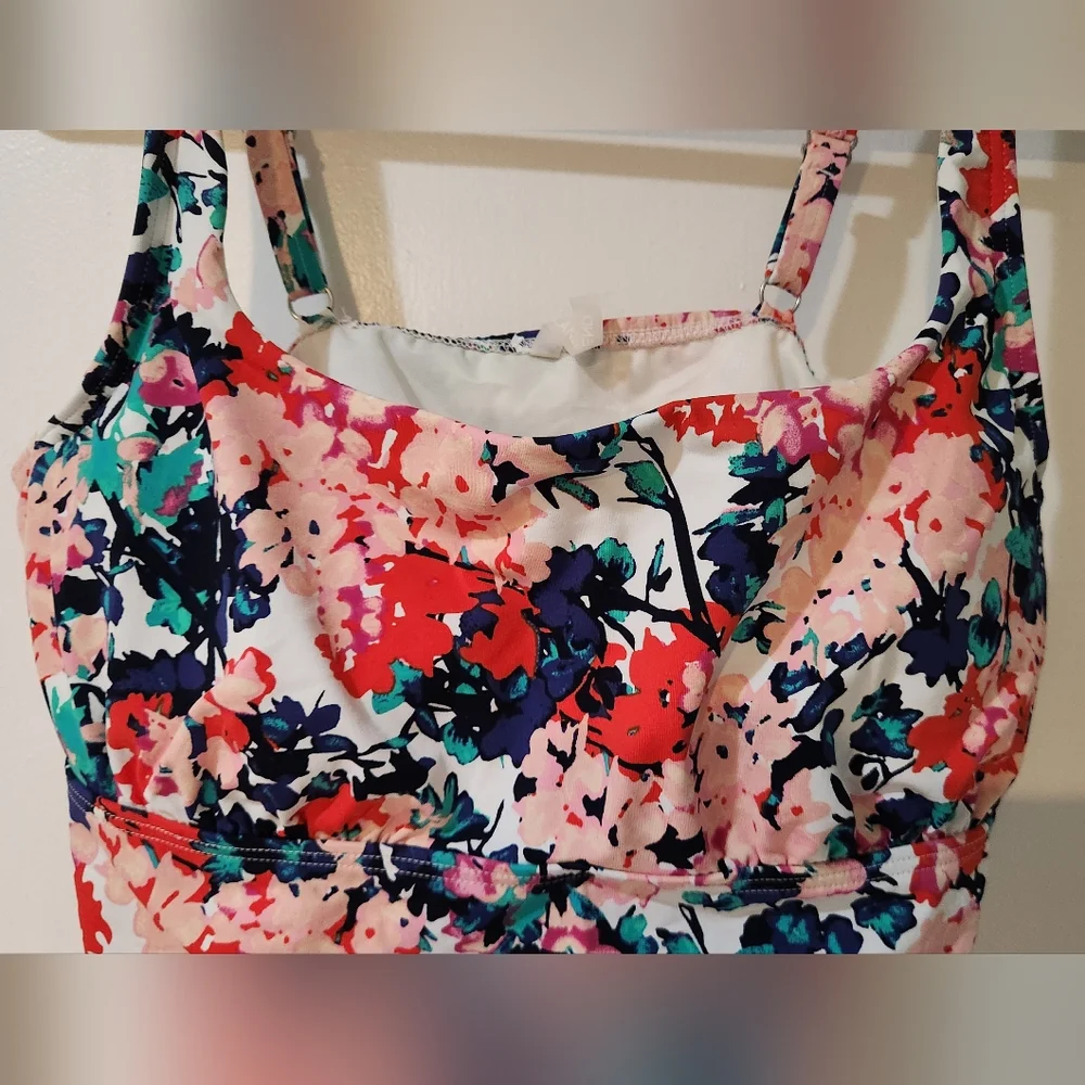 Women's Lands' End Floral Tankini Top, Size 12(Medium) - Picture 3 of 11